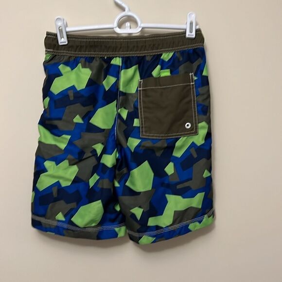 Gymboree youth boys Large (10/12) camouflage swim trunks. - Picture 2 of 6